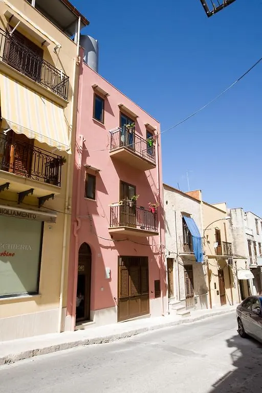 L'Accogliente Apartment Castellammare del Golfo 0*,